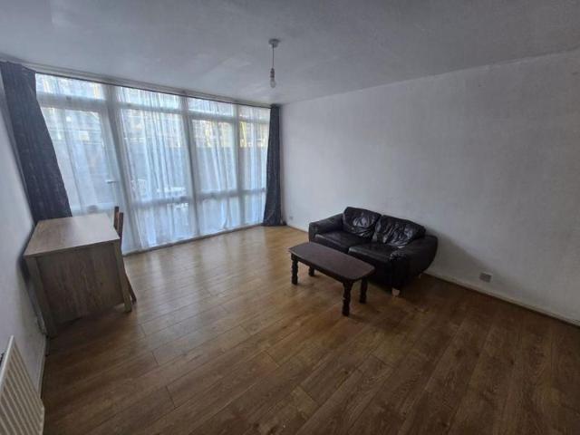 House for rent in Blenheim Gardens Estate, Greater London