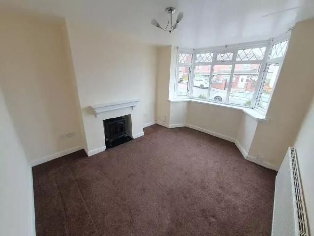 House for rent in Dixon's Green, West Midlands