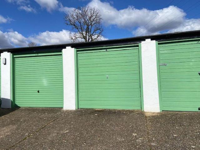 House for rent in Pinner, Greater London