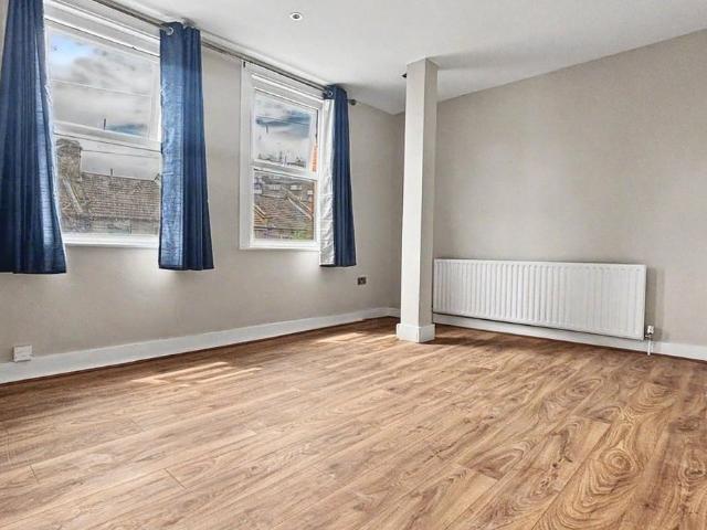 Apartment for rent in Northumberland Heath, Greater London