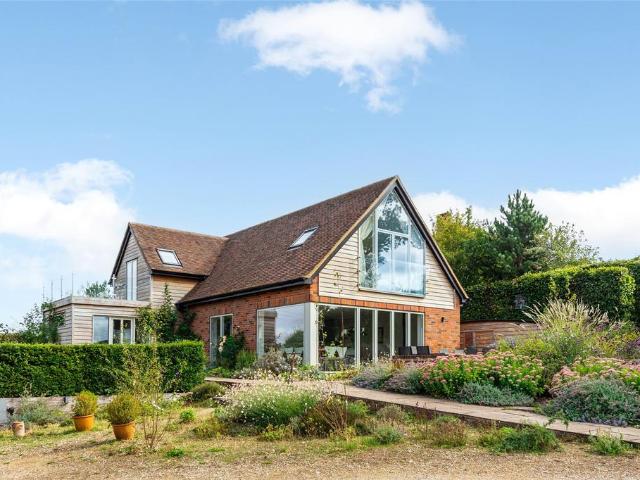 House for rent in Parslow's Hillock, Lacey Green