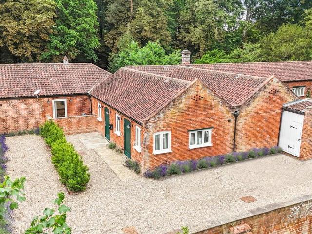 House for rent in Burgh St Peter, Norfolk