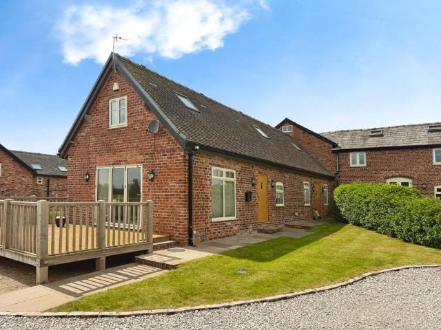 House for rent in Woodford Green, Greater Manchester