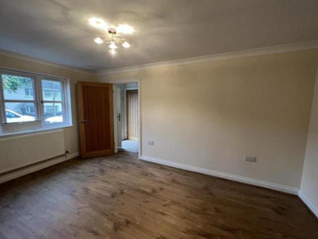 House for rent in Crynant