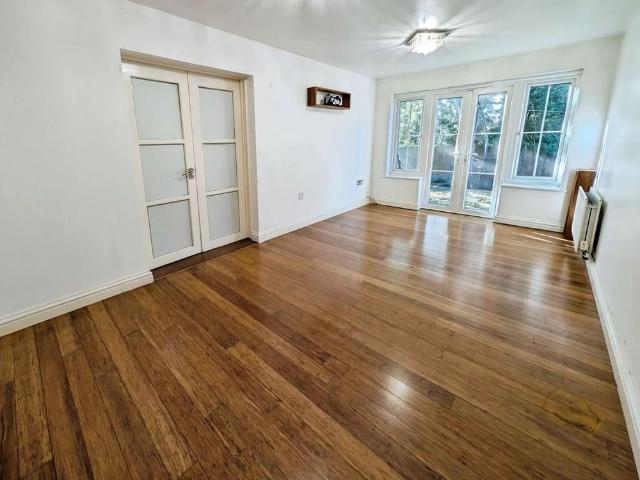 House for rent in London Borough of Ealing, Greater London