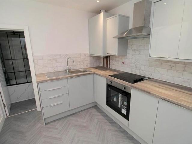Apartment for rent in Troed-y-rhiw, Troedyrhiw