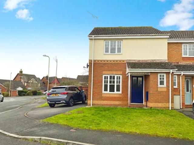 Apartment for rent in Laleston, Broadlands
