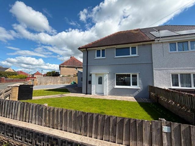 Apartment for rent in Gorseinon, Wales