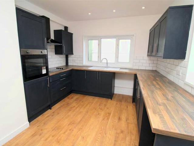 Apartment for rent in Porth, Wales