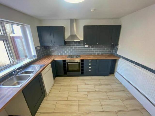 Apartment for rent in Mynyddbach, Nangreaves
