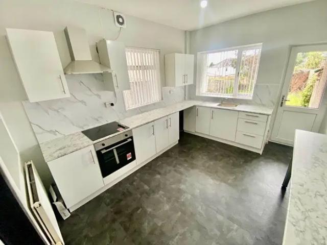 Apartment for rent in Plasmarl, Swansea