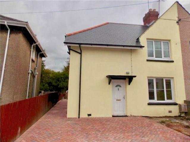 Apartment for rent in Bryncae, Wales