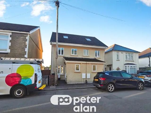 Apartment for rent in Coedffranc, Skewen