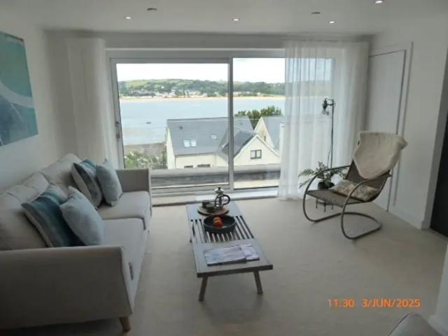 Apartment for rent in St. Ishmael, Ferryside