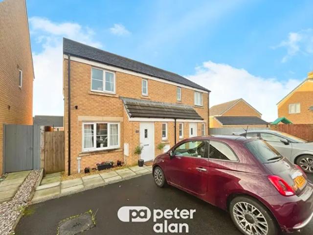 Apartment for rent in Parc Derwen, Coity