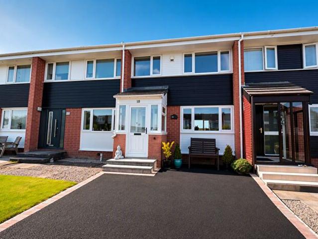 Apartment for rent in Clarkston, Scotland