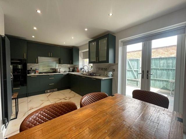 Apartment for rent in Sydenham, Green Close