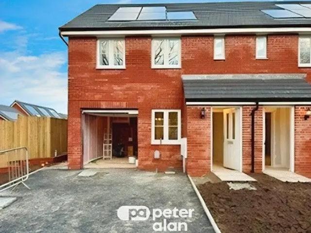 Apartment for rent in Llanharry, Brynsadler