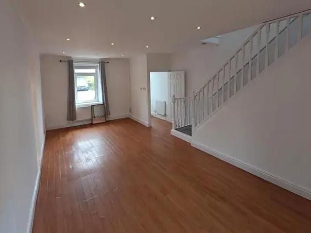 Apartment for rent in Llansamlet, Tregof