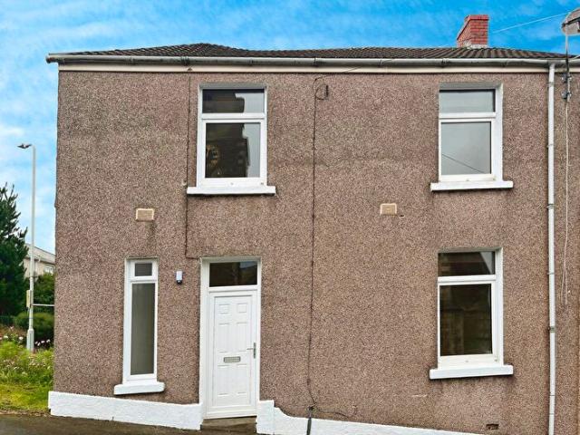 Apartment for rent in Nangreaves, Wales