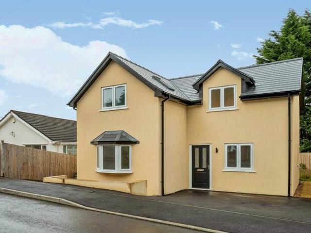 Apartment for rent in Blaenhonddan, Cilfrew