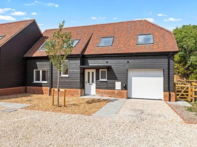 Apartment for rent in Askett, Buckinghamshire