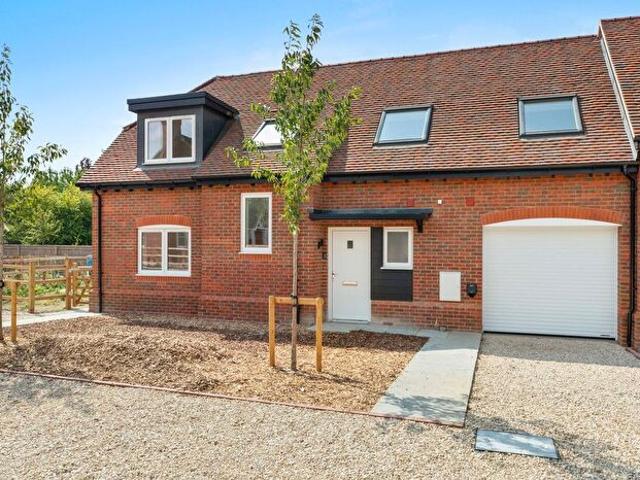 Apartment for rent in Askett, Buckinghamshire