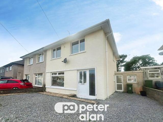 Apartment for rent in Pencoed, Wales