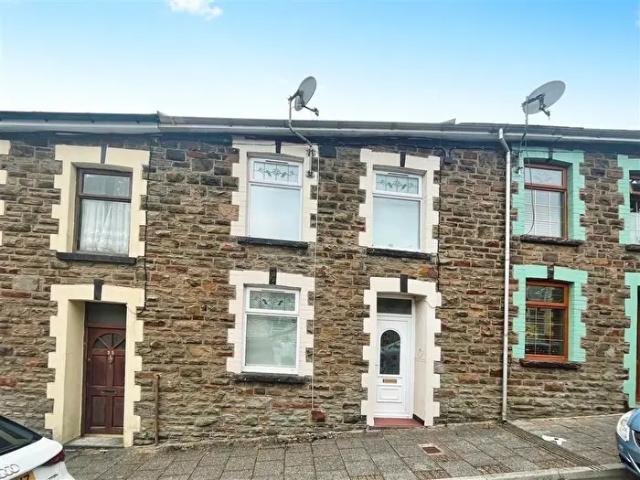Apartment for rent in Maerdy