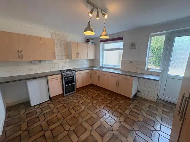 Apartment for rent in Clifton, Haddon
