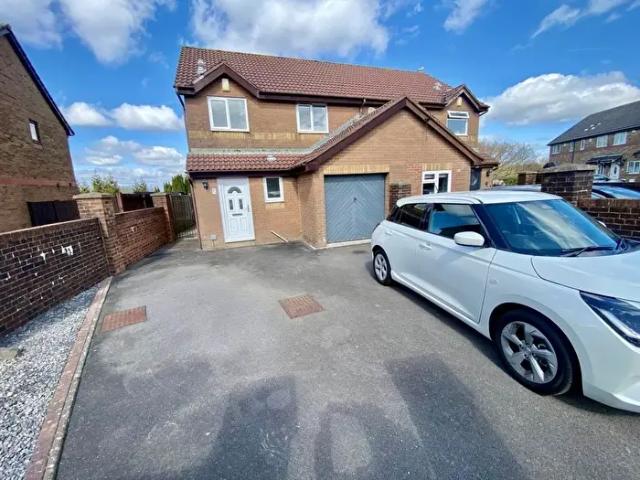 Apartment for rent in Blaen-Y-Maes, Swansea