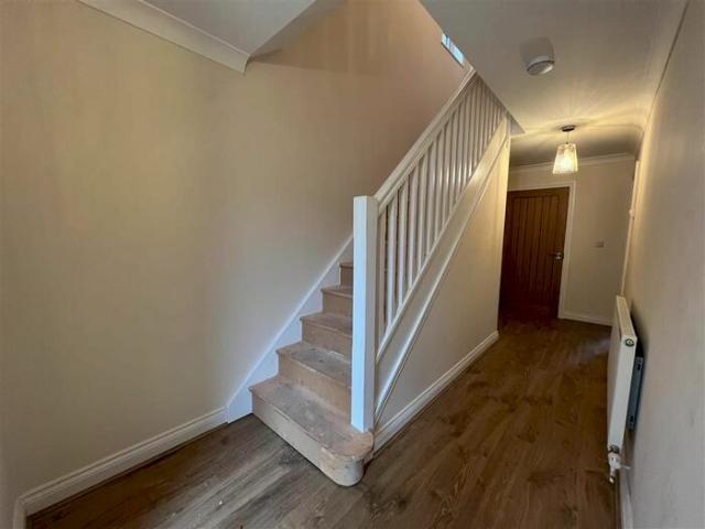 Apartment for rent in Crynant