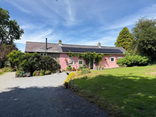 Land for sale in Penrhiw-Pâl, Adpar
