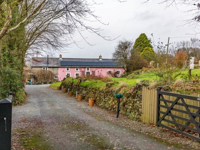 Land for sale in Penrhiw-Pâl, Adpar