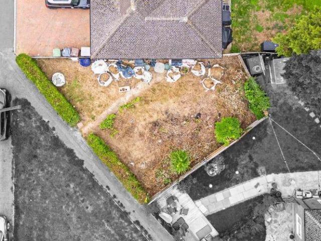 Land for sale in Elstree and Borehamwood, Borehamwood