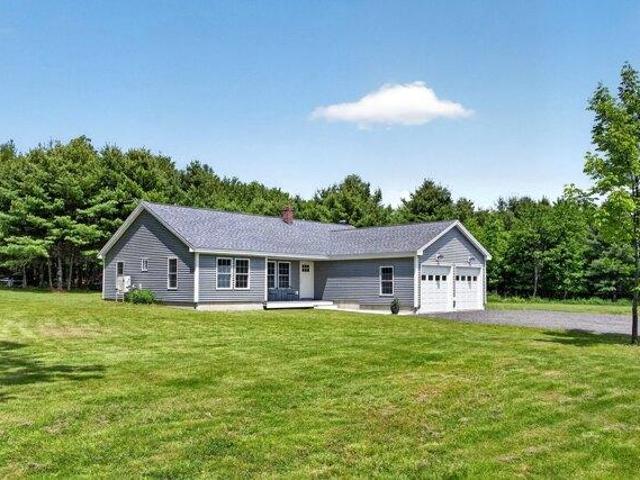 House for sale in Winthrop, Maine