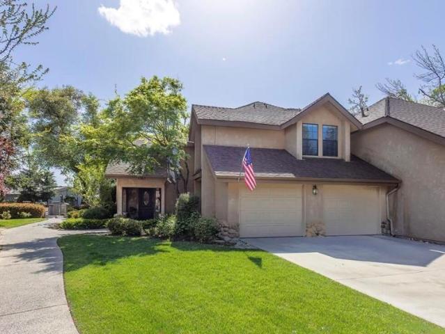 Townhouse for sale in Reedley
