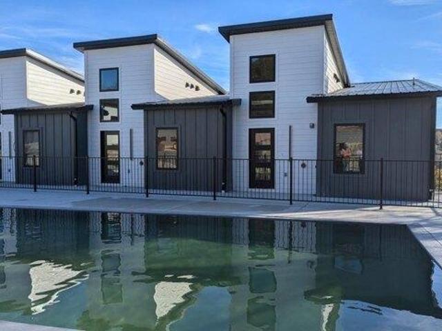Condo for sale in Reeds Spring
