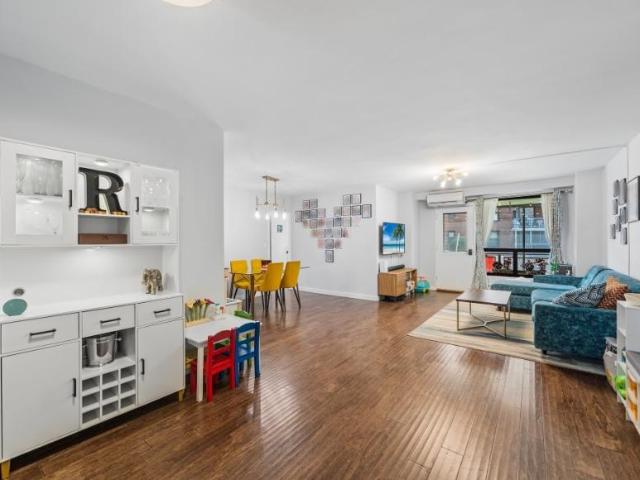 Apartment for sale in Queens, Arverne