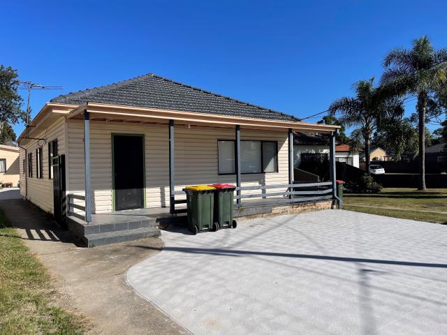 House for rent in Smithfield