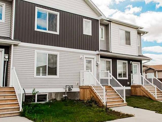 Duplex for rent in Woking, Alberta