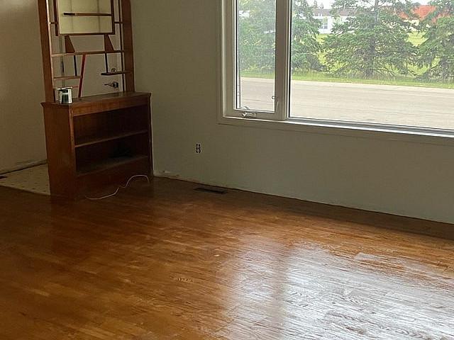 House for rent in Wedgewood, Alberta