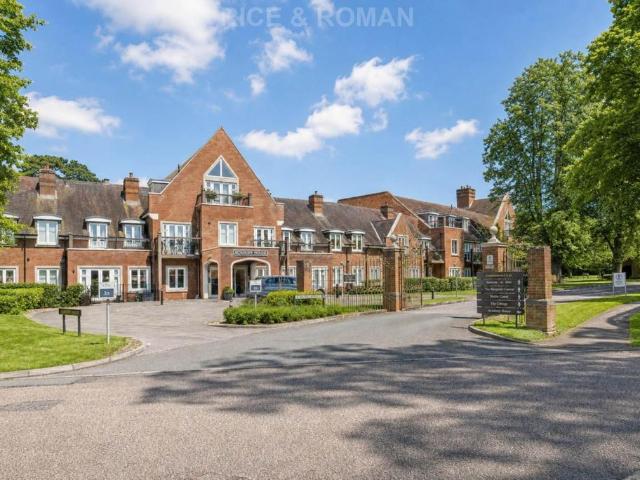 House for sale in Emmbrook, Wokingham