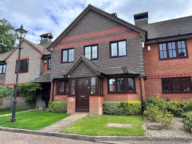 House for sale in Holtspur, Knotty Green