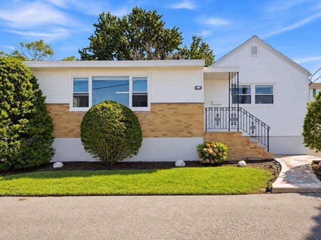 House for sale in Point of Pines, Revere