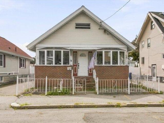 House for sale in Point of Pines, Revere