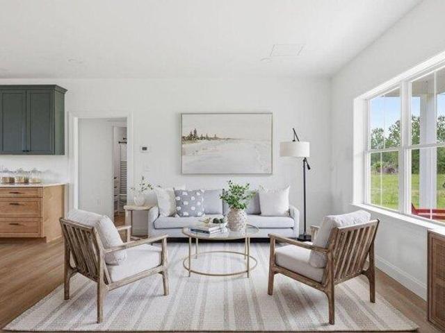 House for sale in Richmond, Maine