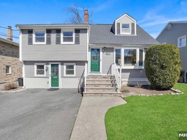 House for sale in Ridgefield, New Jersey