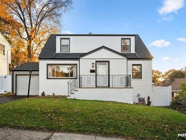 House for sale in Ridgefield, New Jersey