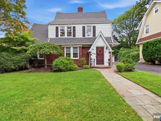 House for sale in River Edge, New Jersey